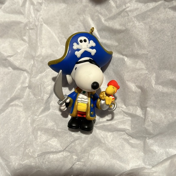 Hallmark keepsake Pirate snoopy - Picture 2 of 2